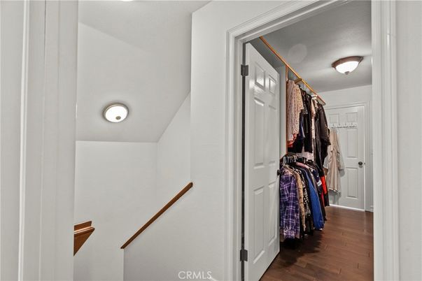 Interior, Walk-in Closets, Wood Texture Flooring