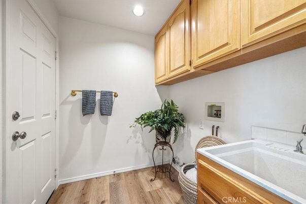 Bathroom, Interior, Recessed Lighting, Wood Texture Flooring