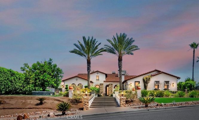 Exterior, Facade, Spanish Mediterranean