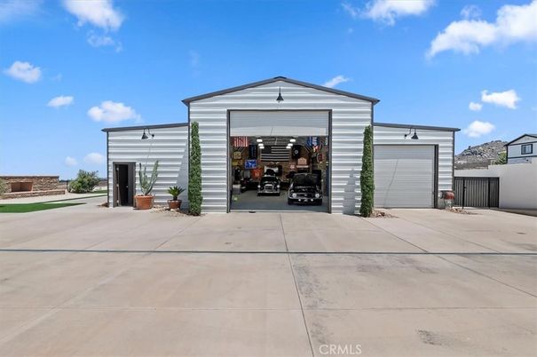 Detached Garage, Exterior