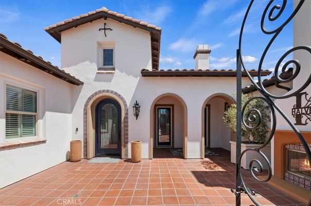 Exterior, Fireplace
