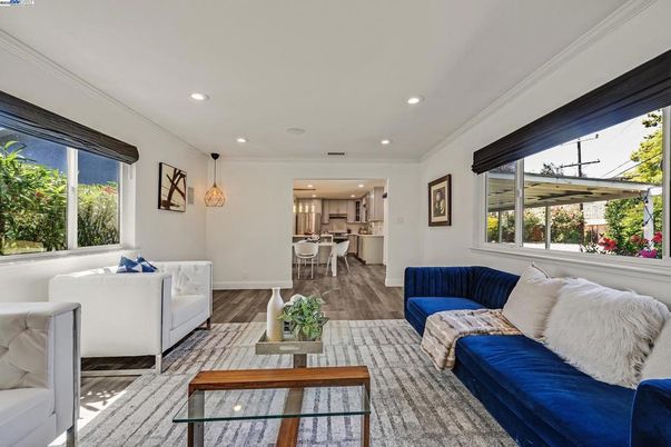 Interior, Kitchen, Living room, Pendant Lights, Recessed Lighting, Wood Texture Flooring