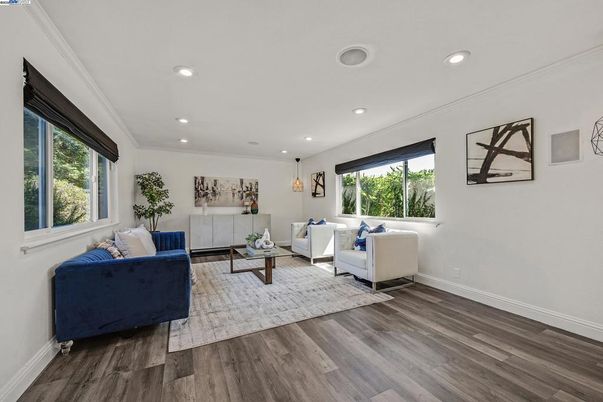 Interior, Living room, Pendant Lights, Recessed Lighting, Wood Texture Flooring