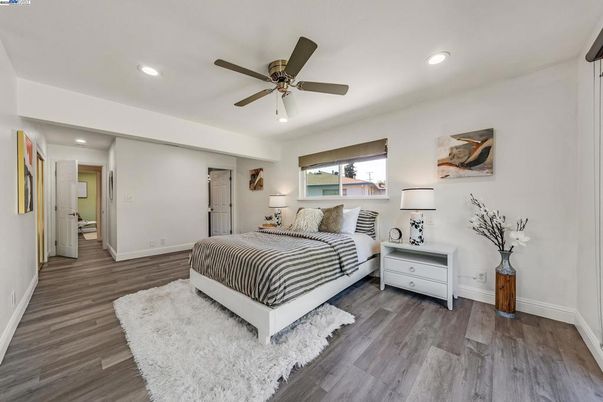 Bedroom, Interior, Recessed Lighting, Wood Texture Flooring