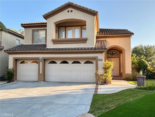 Attached, Exterior, Facade, Mediterranean