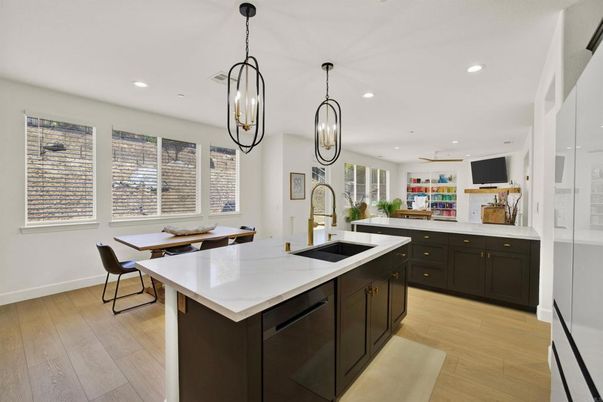 Dining room, Interior, Kitchen, Pendant Lights, Recessed Lighting, Wood Texture Flooring