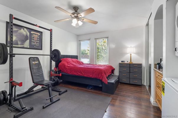 Bedroom, Fitness Equipment, Interior, Wood Texture Flooring