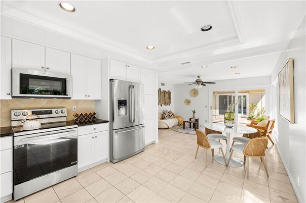 Dining room, Interior, Kitchen, Recessed Lighting, Stainless Steel Appliances