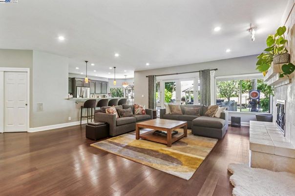 Fireplace, Interior, Living room, Pendant Lights, Recessed Lighting, Wood Texture Flooring