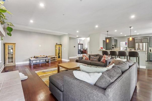 Interior, Kitchen, Living room, Pendant Lights, Recessed Lighting, Stainless Steel Appliances, Wood Texture Flooring