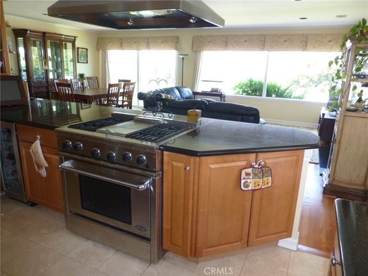 Dining room, Interior, Kitchen, Living room, Stainless Steel Appliances