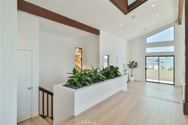 Empty room, Interior, Recessed Lighting, Wooden Beams, Wood Texture Flooring