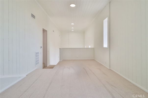 Empty room, Interior, Recessed Lighting