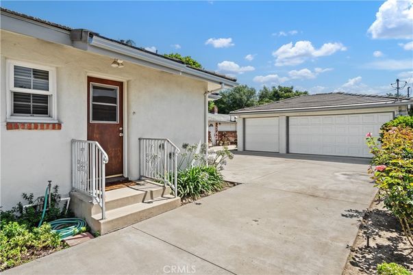 Detached Garage, Exterior