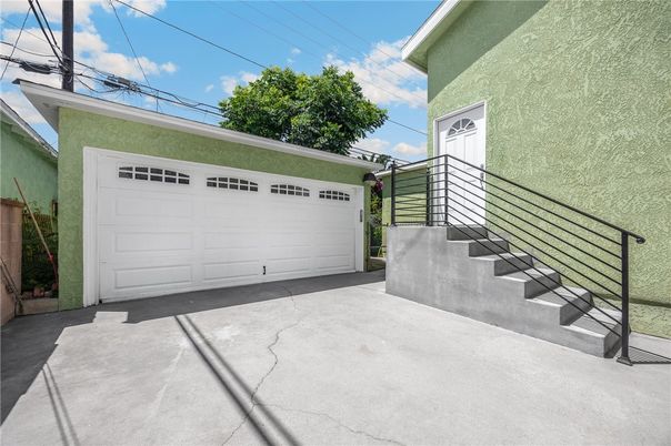 Detached Garage, Exterior