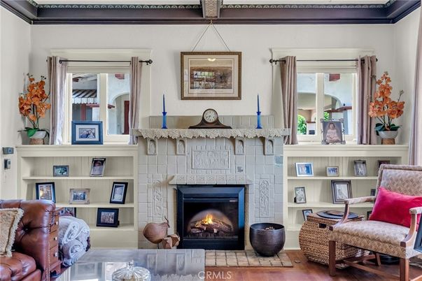 Fireplace, Interior, Pendant Lights