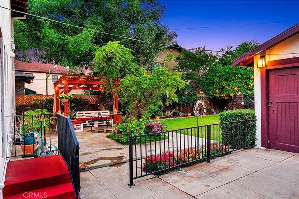 Backyard, Exterior