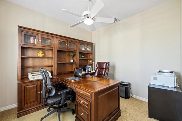 Home Office, Interior