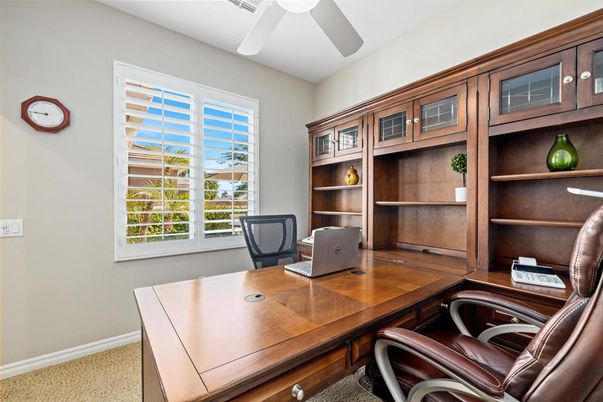 Home Office, Interior