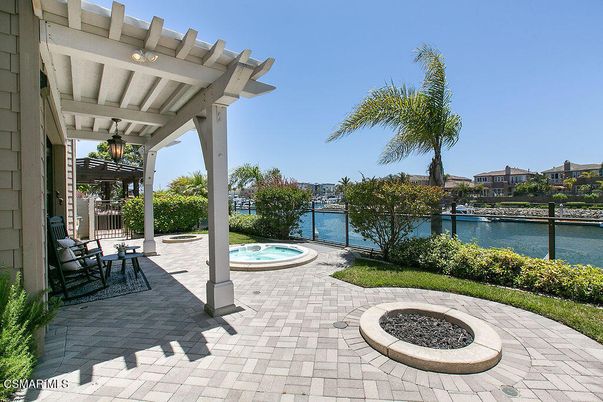 Exterior, Pool, Water