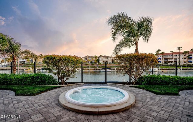 Exterior, Pool, Water