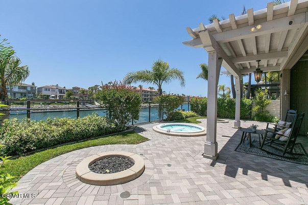 Exterior, Pool, Water