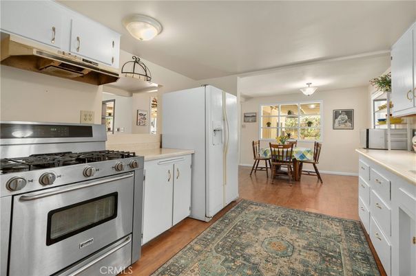 Dining room, Interior, Kitchen, Stainless Steel Appliances, Wood Texture Flooring