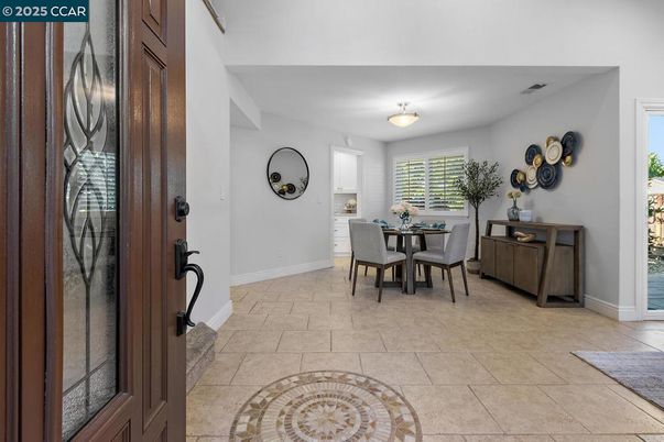Dining room, Interior