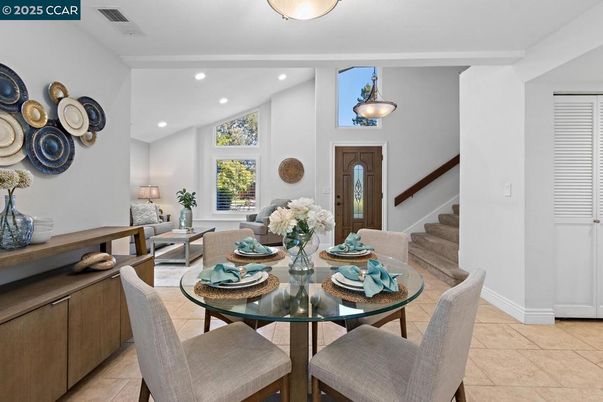 Dining room, Interior, Pendant Lights, Recessed Lighting