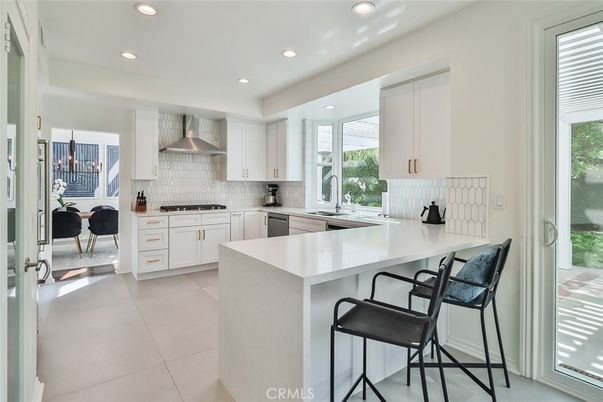 Dining room, Interior, Kitchen, Pendant Lights, Recessed Lighting, Stainless Steel Appliances