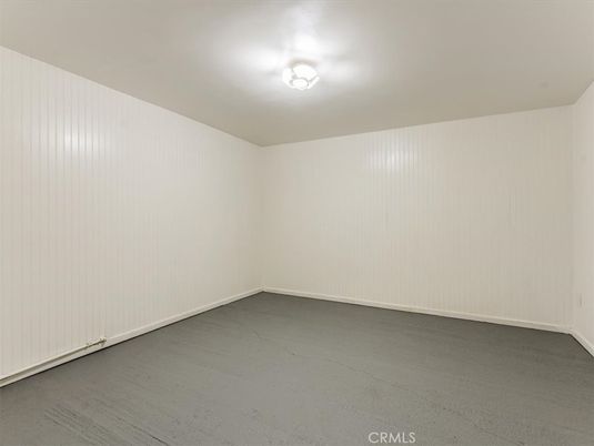 Empty room, Interior