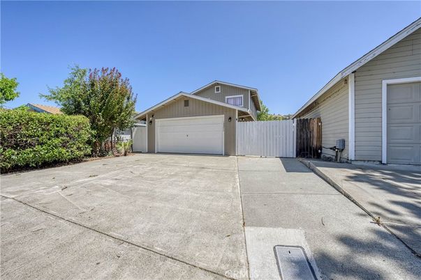 Detached Garage, Exterior