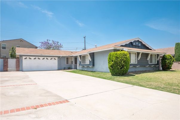 Attached, Backyard, Exterior, Facade, Ranch