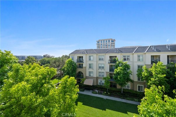 Exterior, Facade, Condo Building