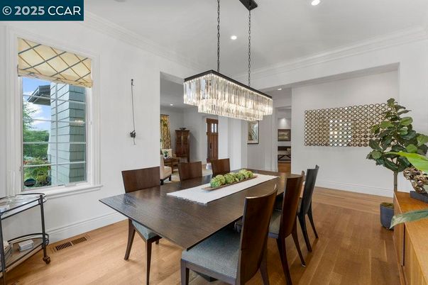 Chandelier, Dining room, Interior, Recessed Lighting, Wood Texture Flooring