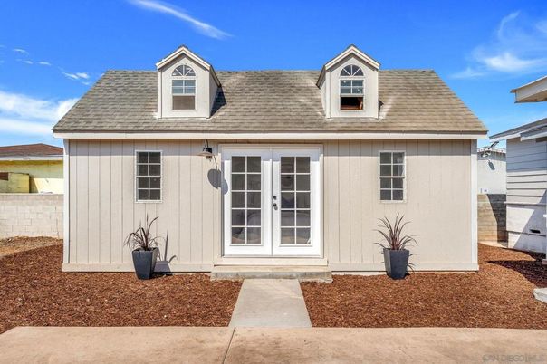 Exterior, Facade, Cape Cod