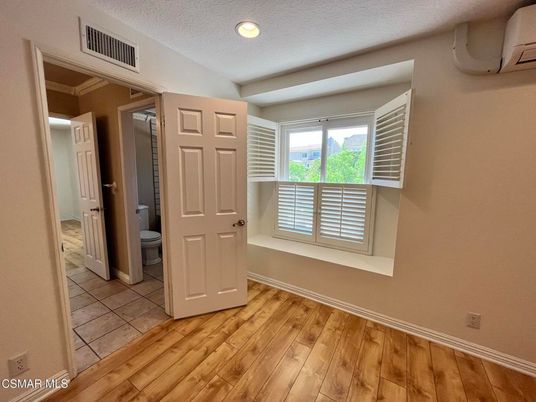 Bathroom, Interior, Recessed Lighting, Wood Texture Flooring