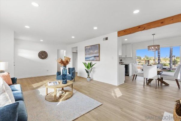 Chandelier, Dining room, Interior, Pendant Lights, Recessed Lighting, Wooden Beams, Wood Texture Flooring