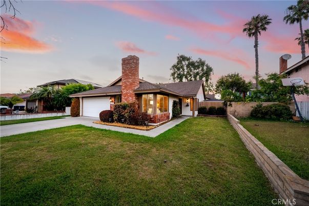 Attached, Backyard, Exterior, Facade, Brick Facade, Ranch