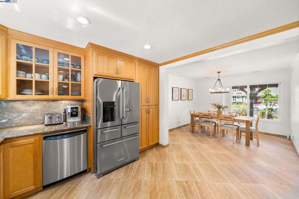 Dining room, Interior, Kitchen, Pendant Lights, Recessed Lighting, Wood Texture Flooring