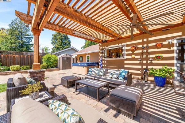 Exterior, Hot Tub