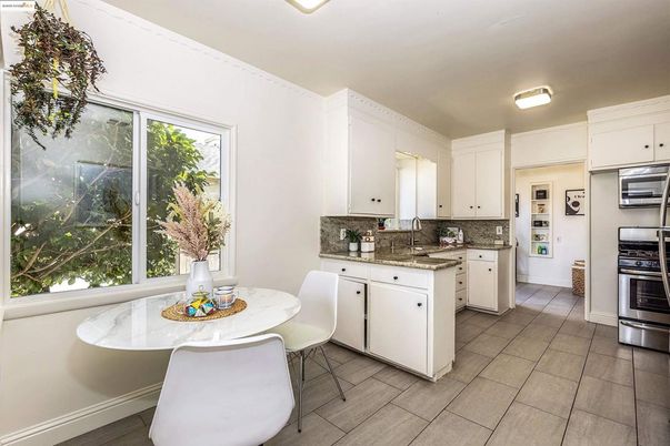 Dining room, Interior, Kitchen, Stainless Steel Appliances