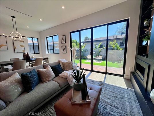 Dining room, Interior, Living room, Pendant Lights, Recessed Lighting