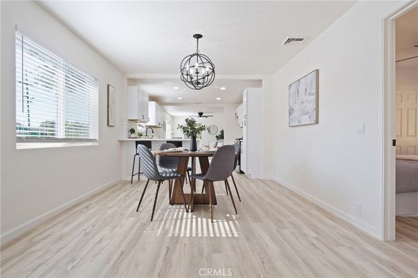 Chandelier, Dining room, Interior, Kitchen, Recessed Lighting, Wood Texture Flooring