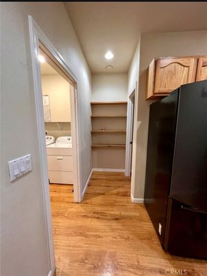 Interior, Recessed Lighting, Washer, Wood Texture Flooring