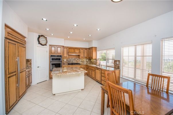 Dining room, Interior, Kitchen, Recessed Lighting, Stainless Steel Appliances