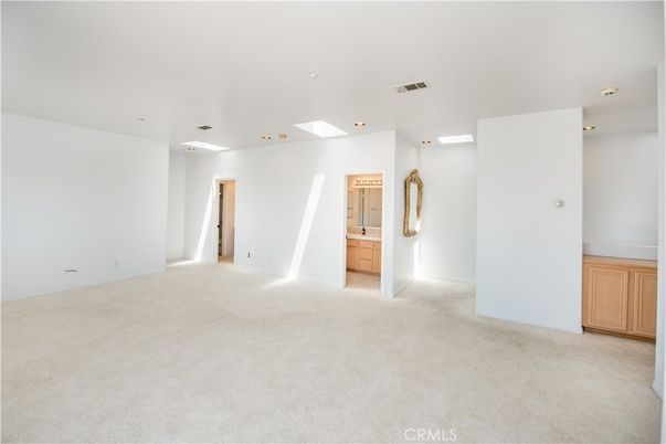 Bathroom, Empty room, Interior, Recessed Lighting