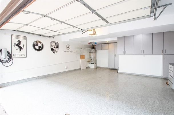 Garage, Interior