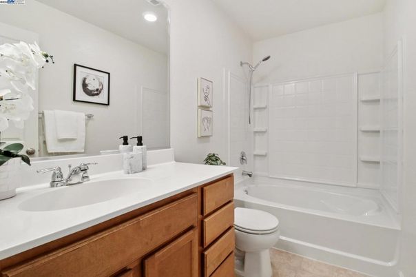 Bathroom, Interior, Recessed Lighting