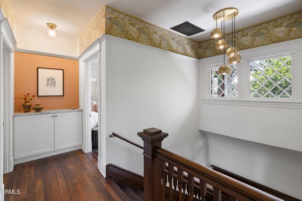 Interior, Pendant Lights, Wood Texture Flooring